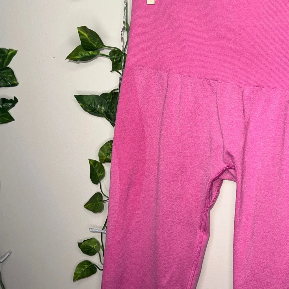 NVGTN Bubble Gum Pink Contour Seamless Leggings